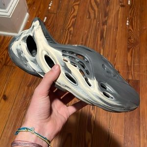 Yeezy Foam Runner “MXT” Moon Gray rep